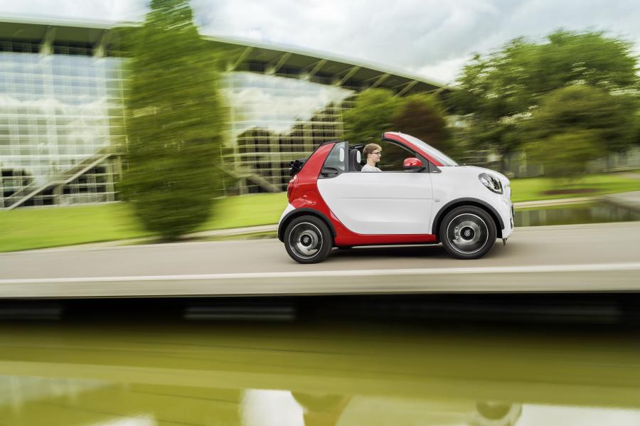  Smart ForTwo Passion Cabrio Urban Style 2016 года  (фото 2 из 25)